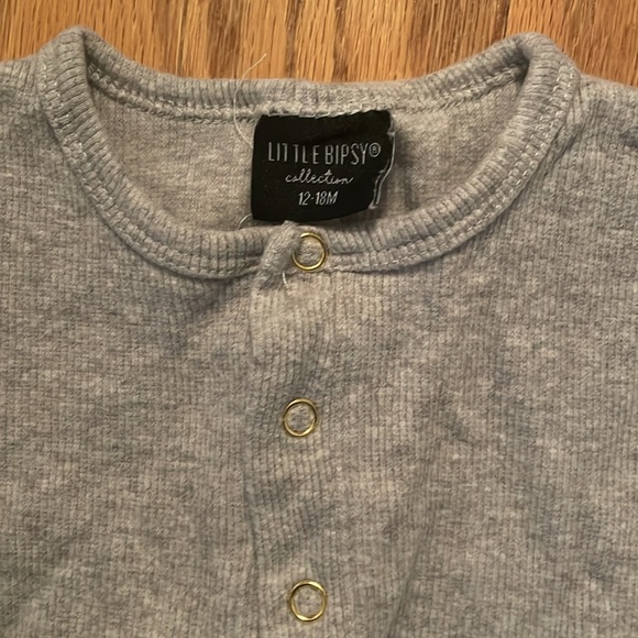 Bundle of baby boy name brand like new 3-12 months clothing: sweaters, jeans, - Picture 7 of 16